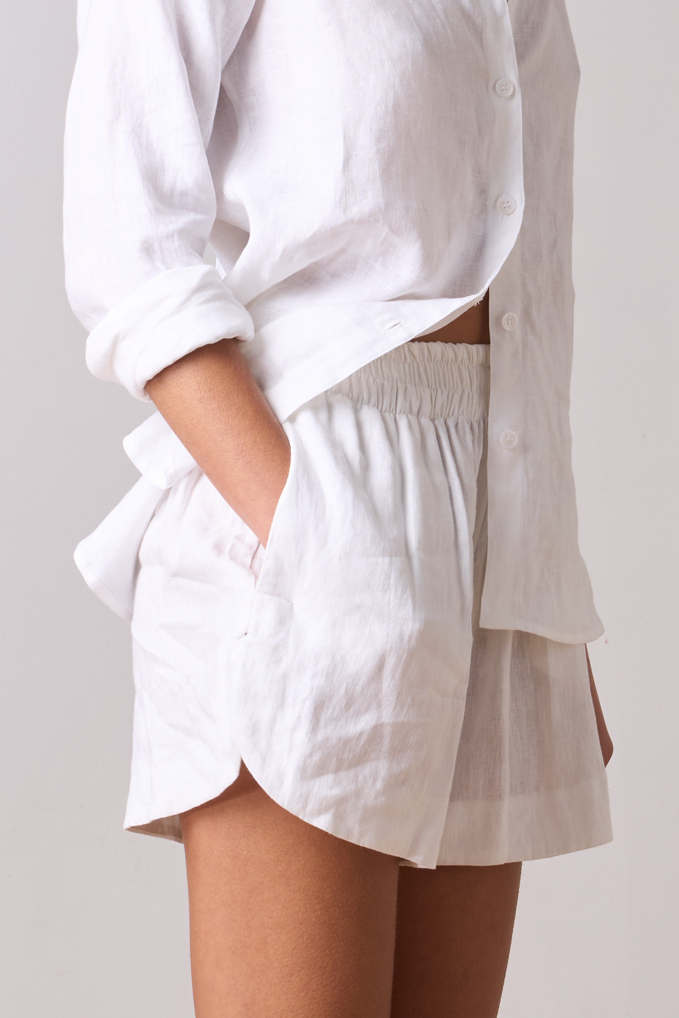 Scalloped Linen Short